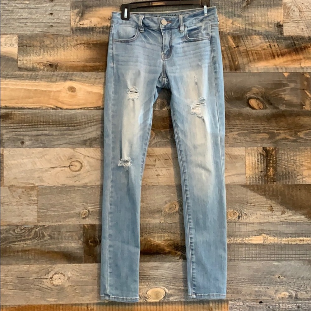 American Eagle Light Wash Distressed Jeggings